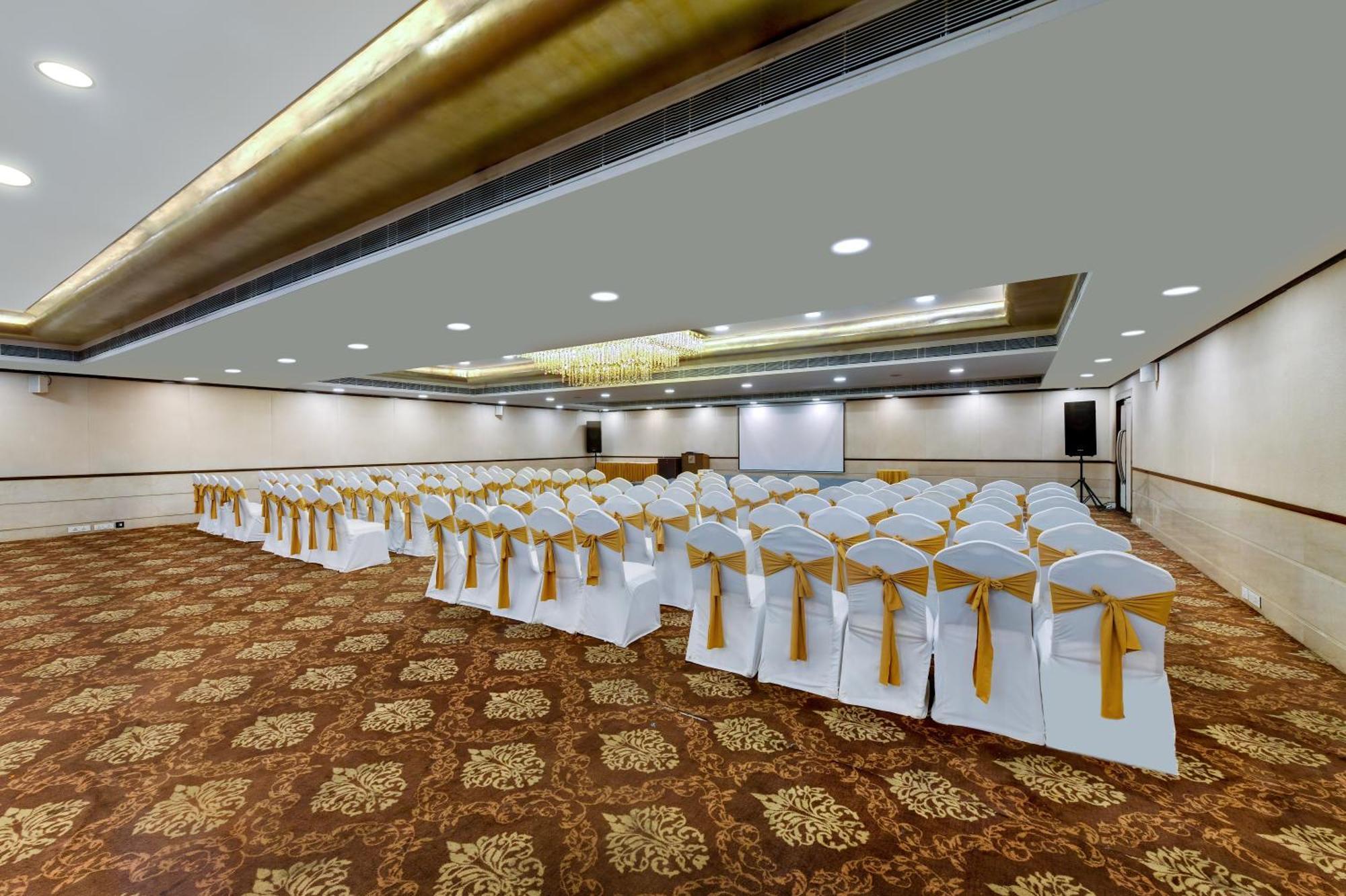 The Fern Residency Rajkot Hotel Exterior photo